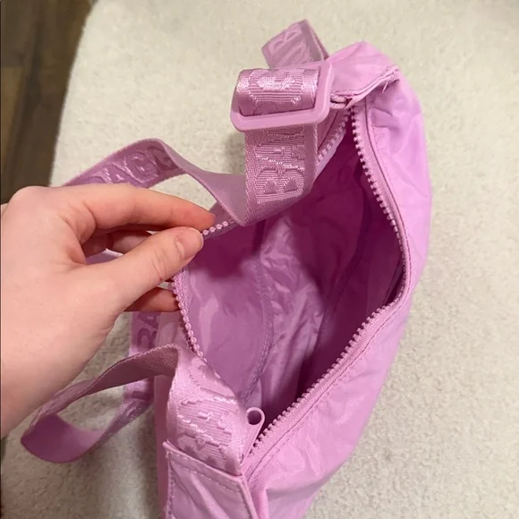 Baggu Small Nylon Crescent Bag - Picture 2 of 2